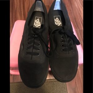 Men’s black Vans